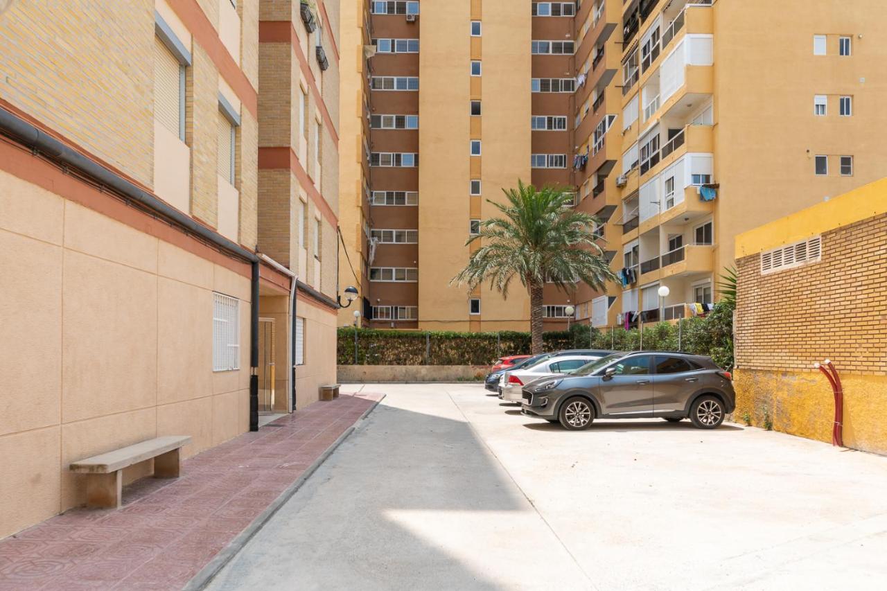 Isola Beachside Apartment Валенсия Екстериор снимка