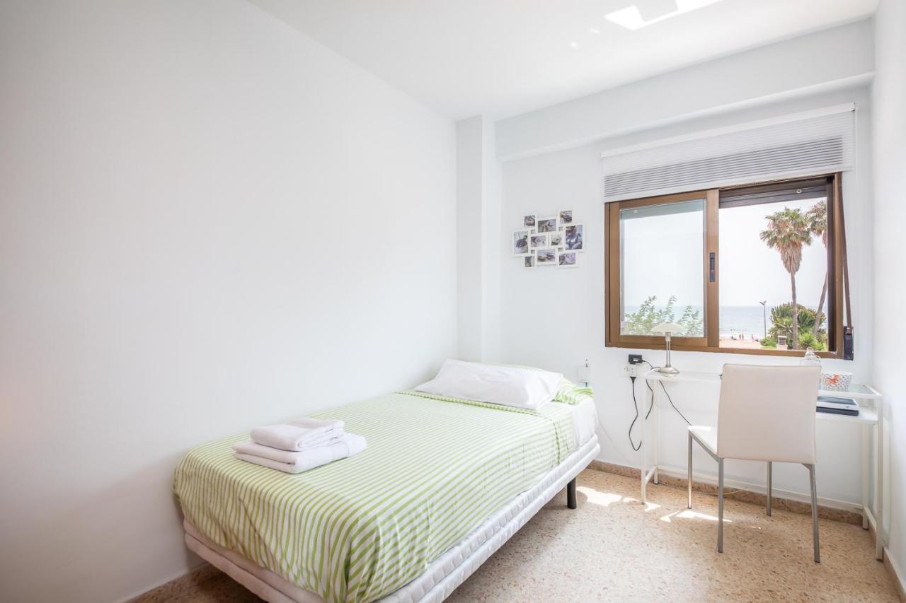 Isola Beachside Apartment Валенсия Екстериор снимка