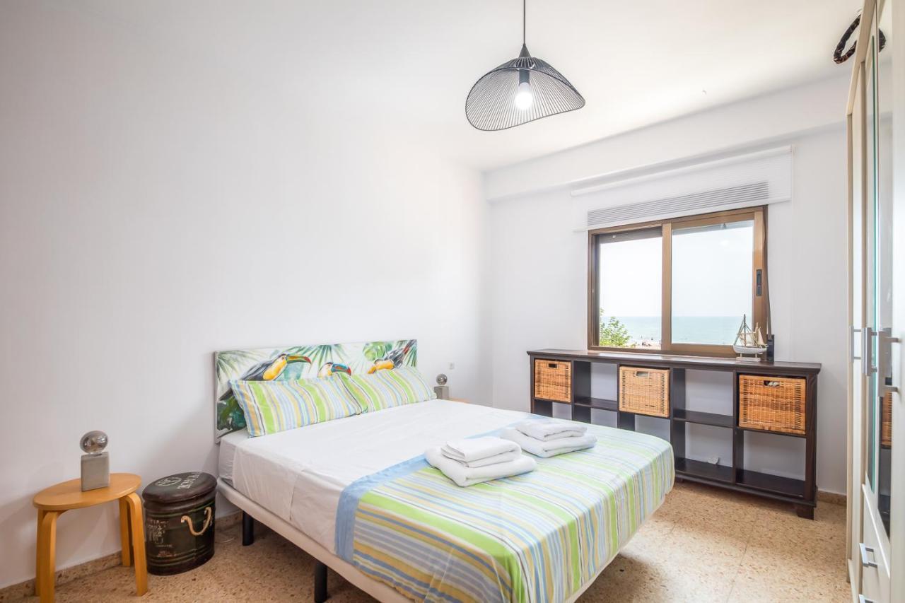 Isola Beachside Apartment Валенсия Екстериор снимка
