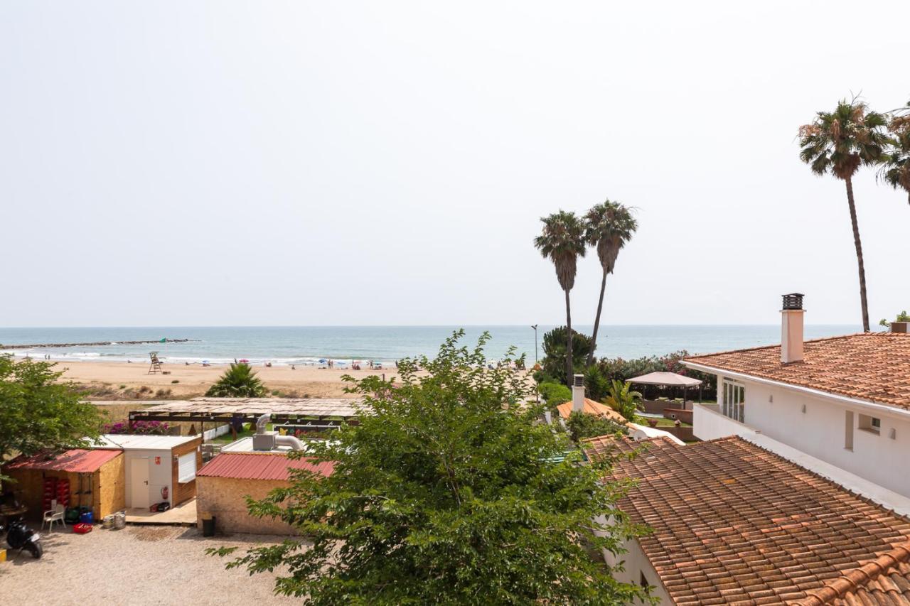 Isola Beachside Apartment Валенсия Екстериор снимка