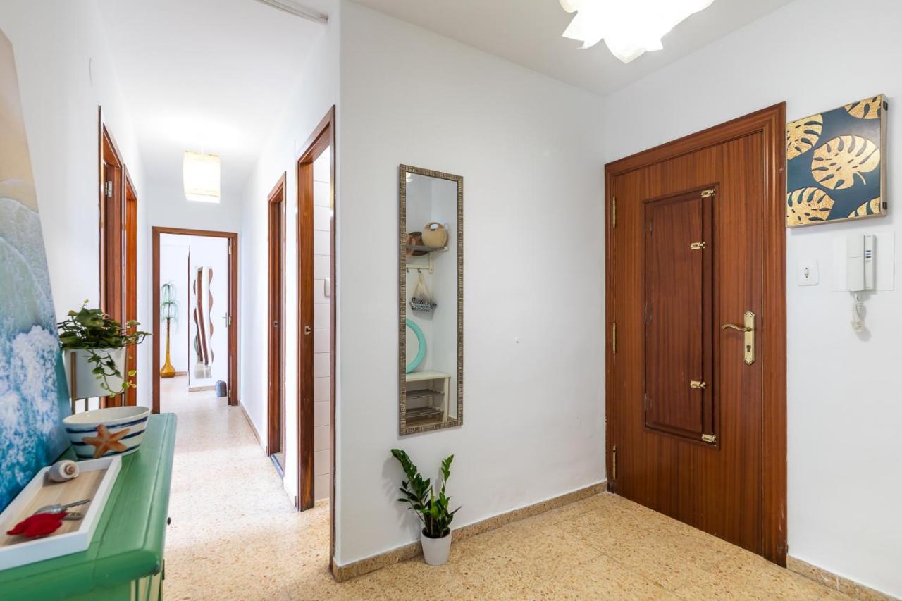 Isola Beachside Apartment Валенсия Екстериор снимка