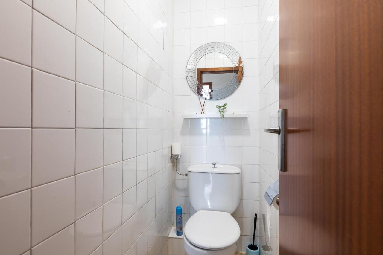 Isola Beachside Apartment Валенсия Екстериор снимка
