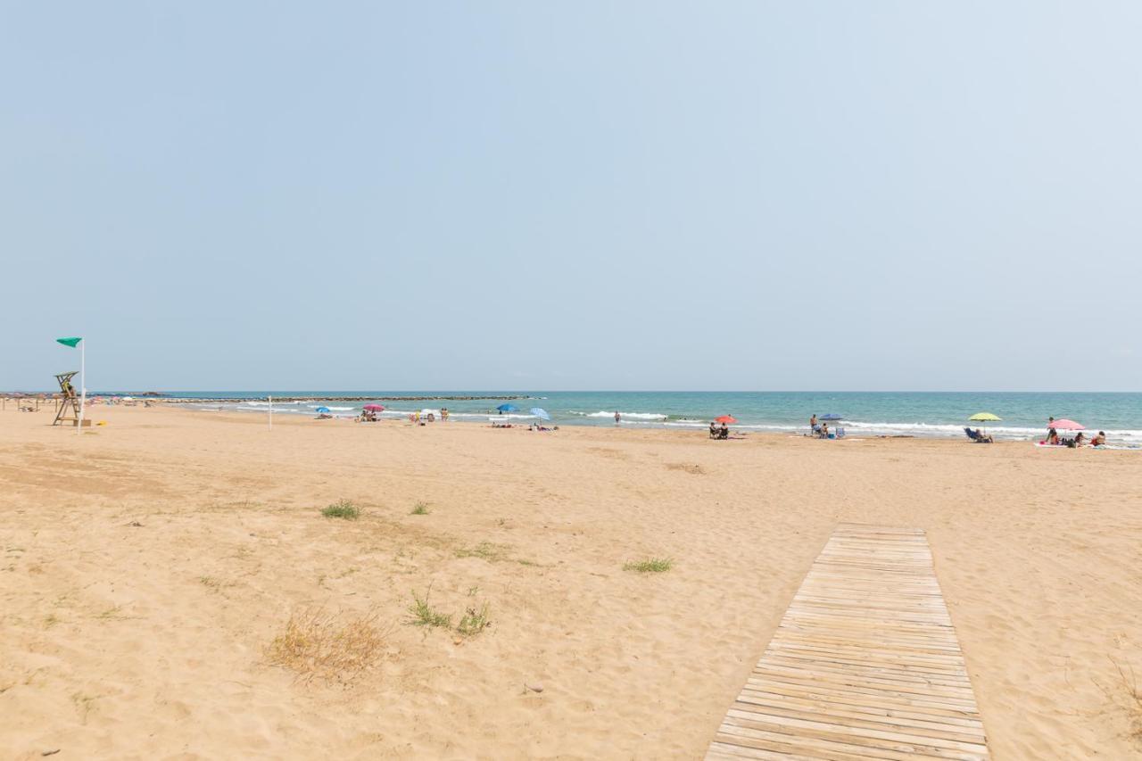 Isola Beachside Apartment Валенсия Екстериор снимка